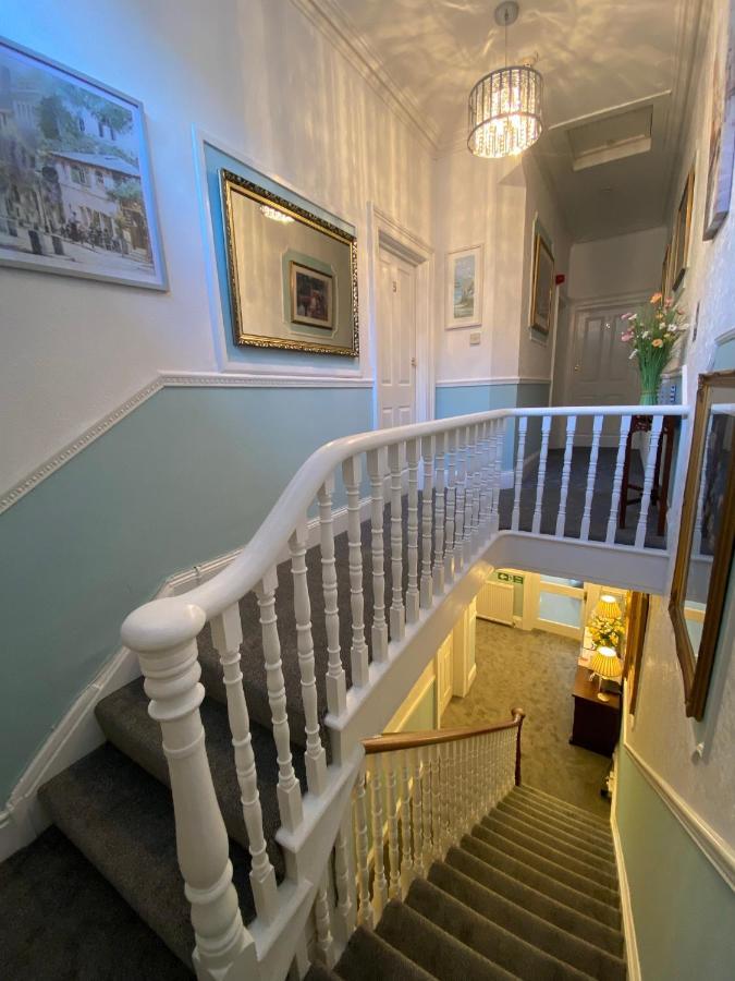 Crowndale Torquay - Exclusively For Adults Bed & Breakfast Dış mekan fotoğraf