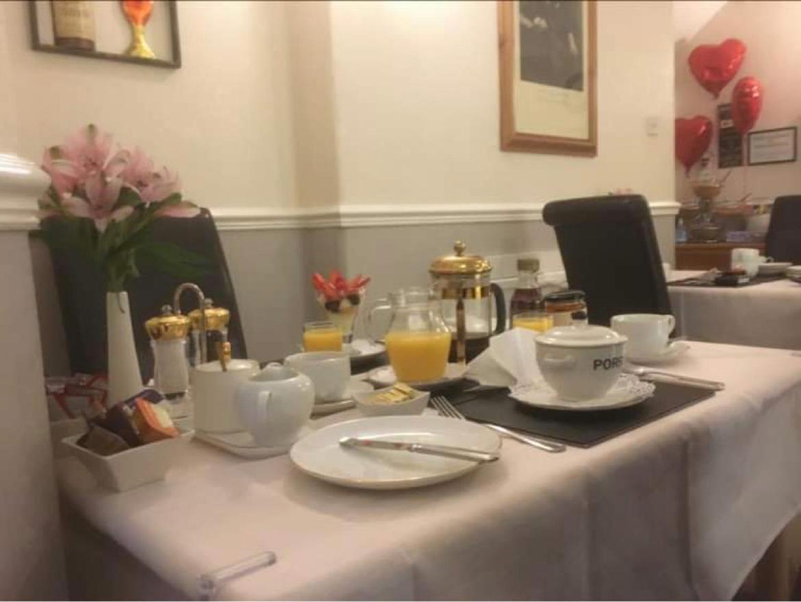 Crowndale Torquay - Exclusively For Adults Bed & Breakfast Dış mekan fotoğraf