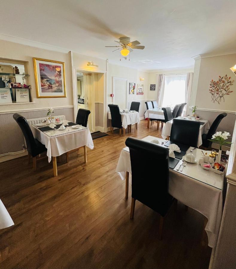 Crowndale Torquay - Exclusively For Adults Bed & Breakfast Dış mekan fotoğraf